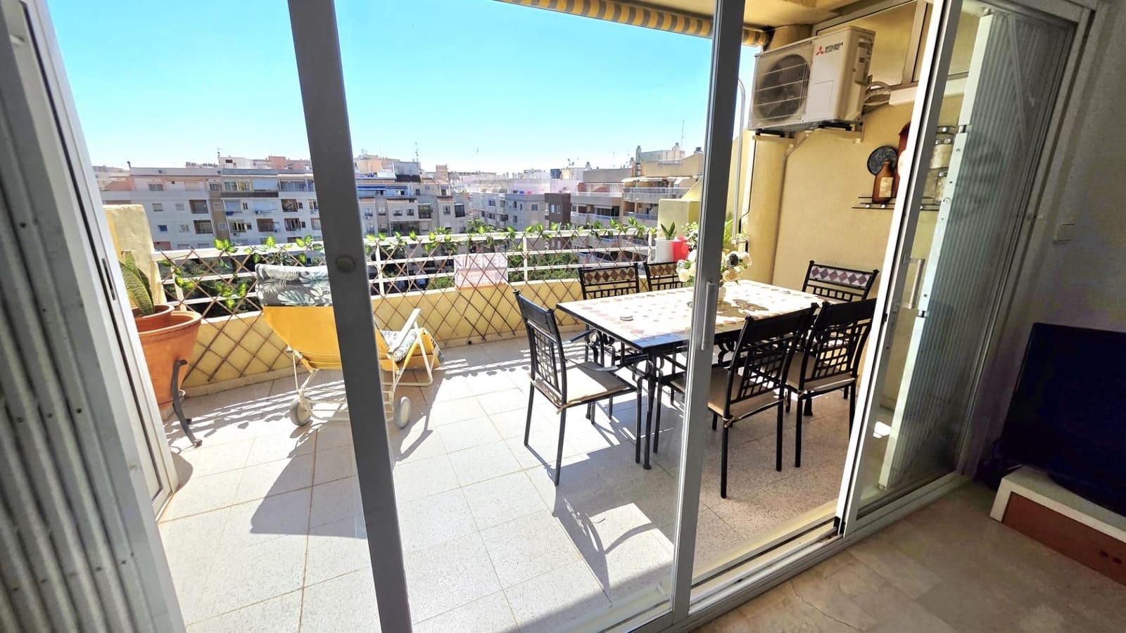 Ático de 2 habitaciones en Torrevieja en venta con garaje - 229.957 € (Ref: 9726611)