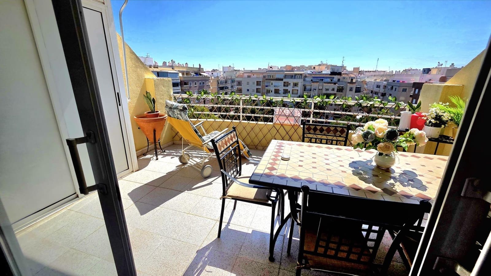 Ático de 2 habitaciones en Torrevieja en venta con garaje - 229.957 € (Ref: 9726611)