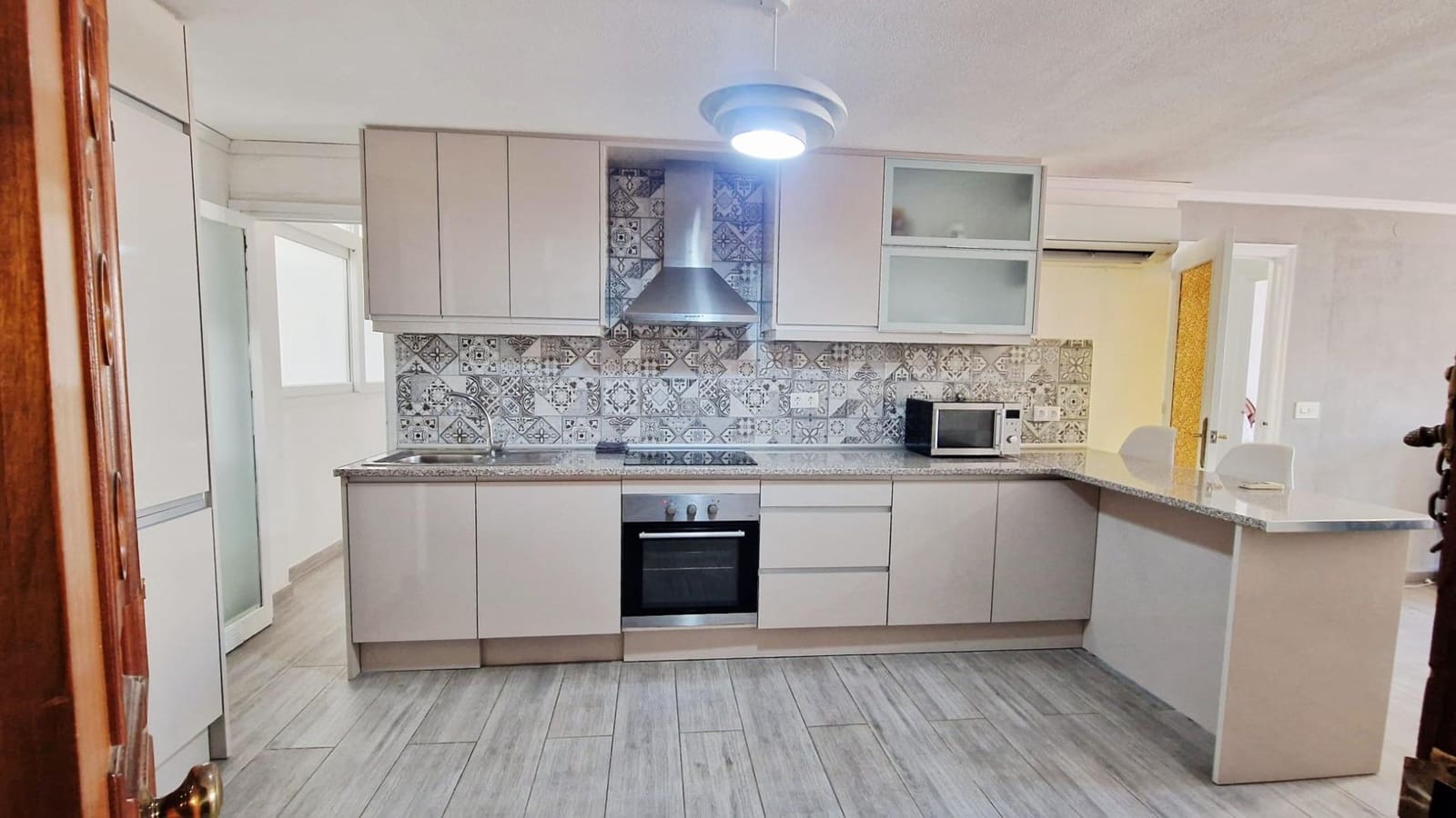 3 bedroom Apartment for rent in Torrevieja - € 900 (Ref: 9732054)