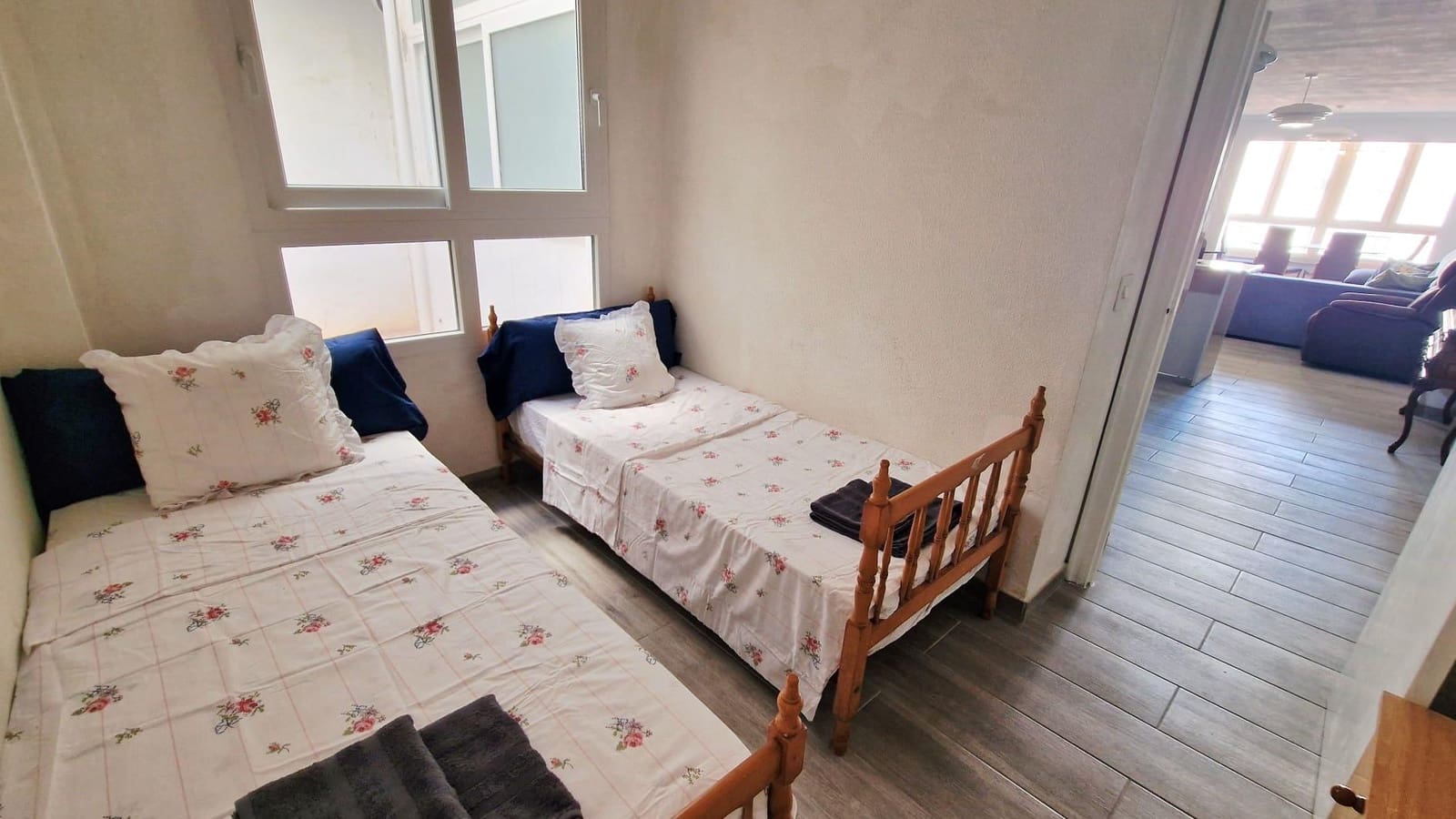 3 bedroom Apartment for rent in Torrevieja - € 900 (Ref: 9732054)