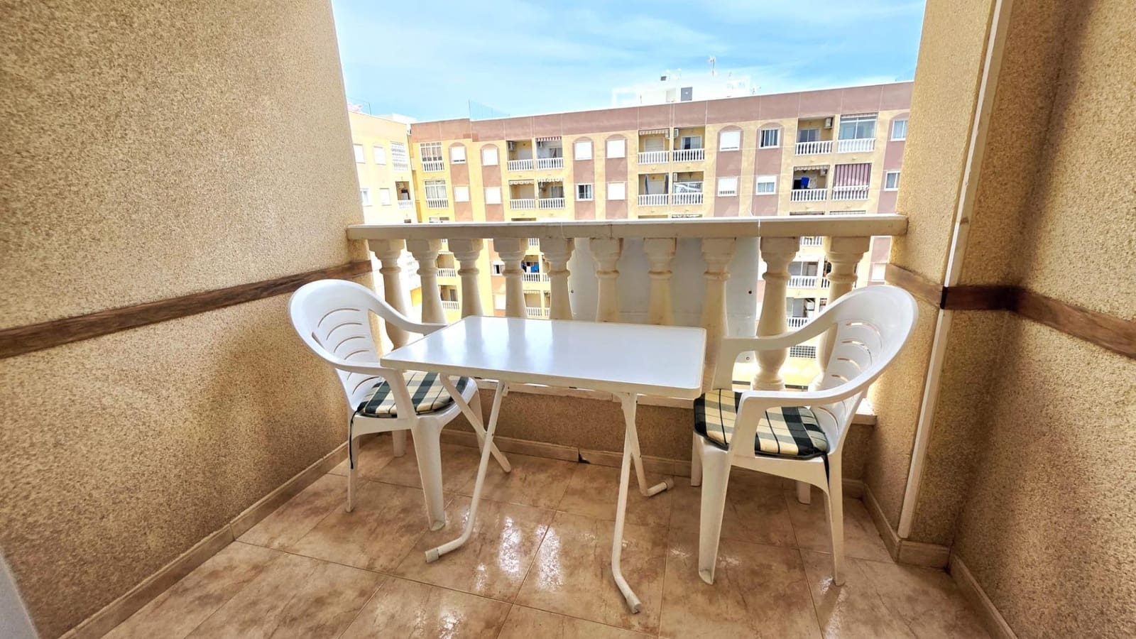 2 soveværelse Lejlighed til salg i Torrevieja med swimmingpool - € 129.990 (Ref: 9755612)