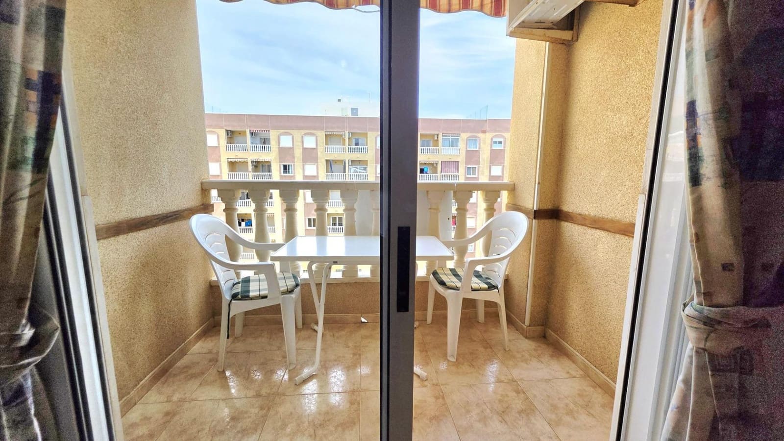 2 sypialnia Apartament na sprzedaż w Torrevieja z basenem - 129 990 € (Ref: 9755613)