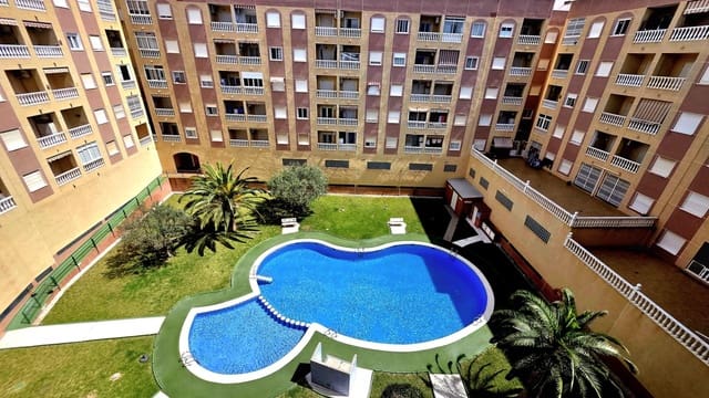 2 chambre Appartement à vendre à Centro, Torrevieja avec piscine - 129 990 € (Ref: 9755613)
