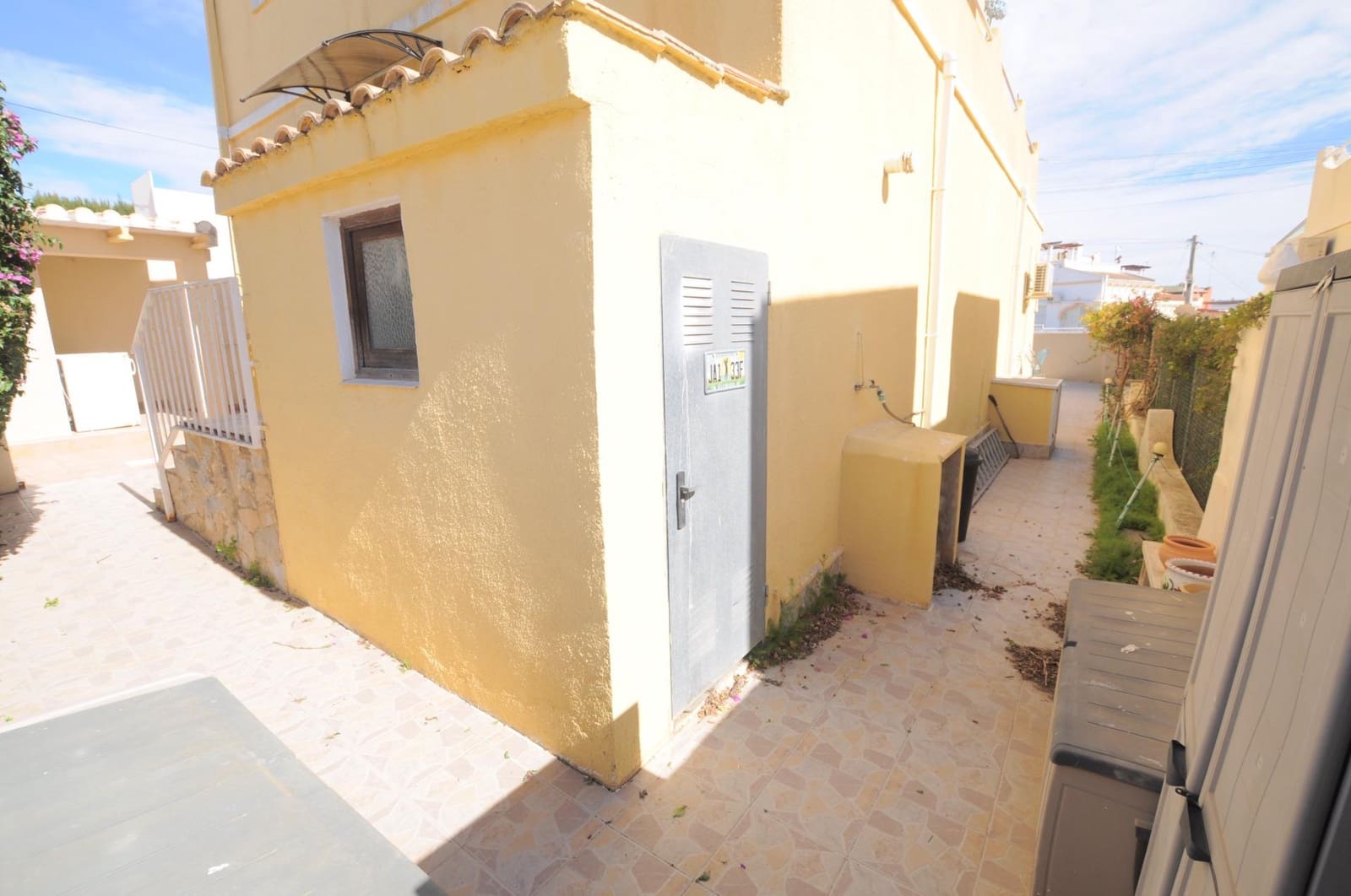 3 bedroom Villa for sale in San Miguel de Salinas with pool - € 199,000 (Ref: 9761943)