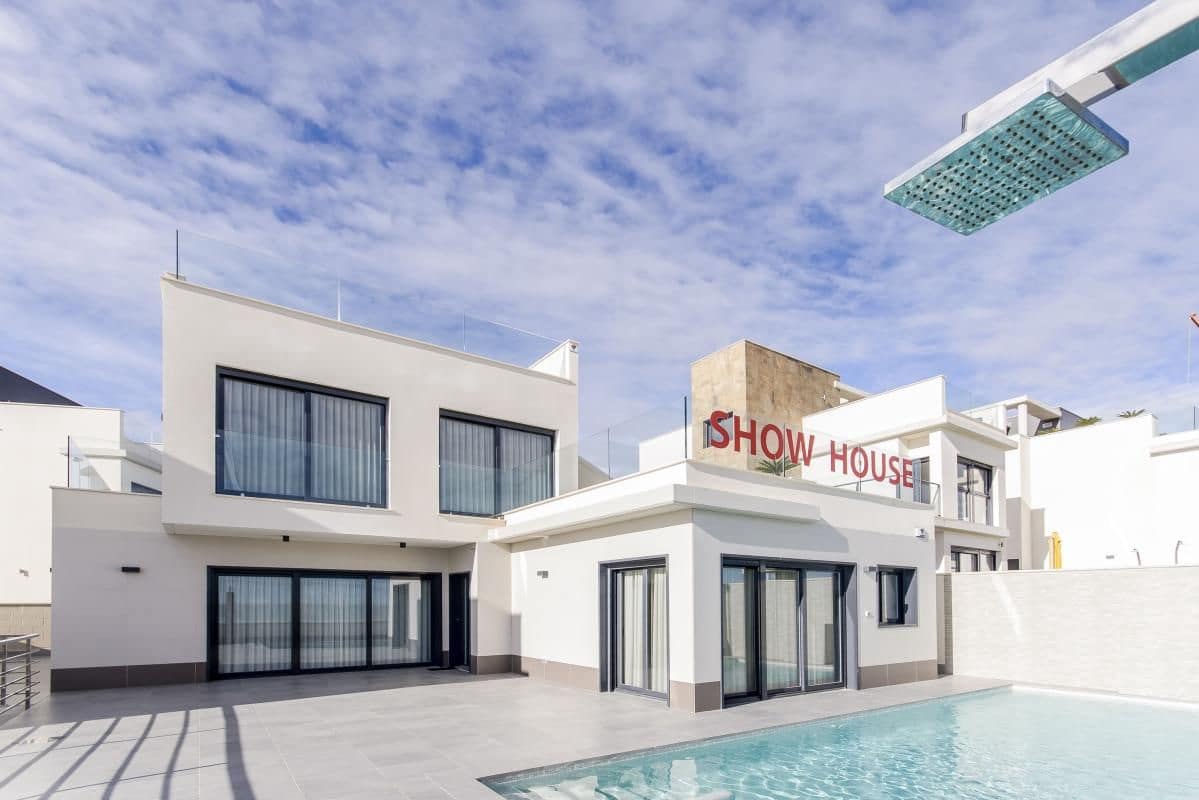 3 sypialnia Willa na sprzedaż w San Miguel de Salinas z basenem - 1 250 000 € (Ref: 9780916)