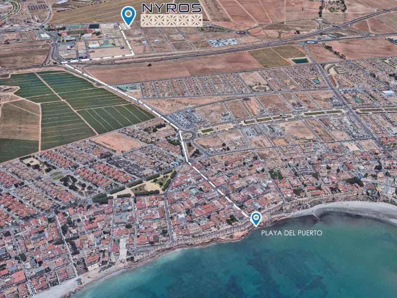 Chalet de 3 habitaciones en Pilar de la Horadada en venta con piscina - 489.000 € (Ref: 9780966)