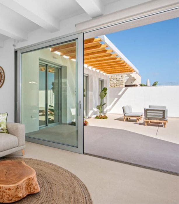 3 bedroom Villa for sale in Benijofar with pool - € 459,900 (Ref: 9780971)