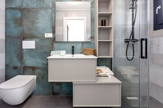 4 slaapkamer Villa te koop in Los Europeos, Torrevieja met zwembad - € 940.000 (Ref: 9780995)