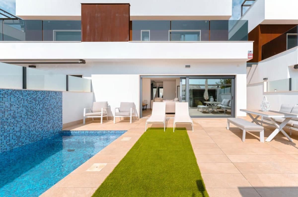 3 soveværelse Rækkehus til salg i Pilar de la Horadada med swimmingpool - € 425.000 (Ref: 9781004)