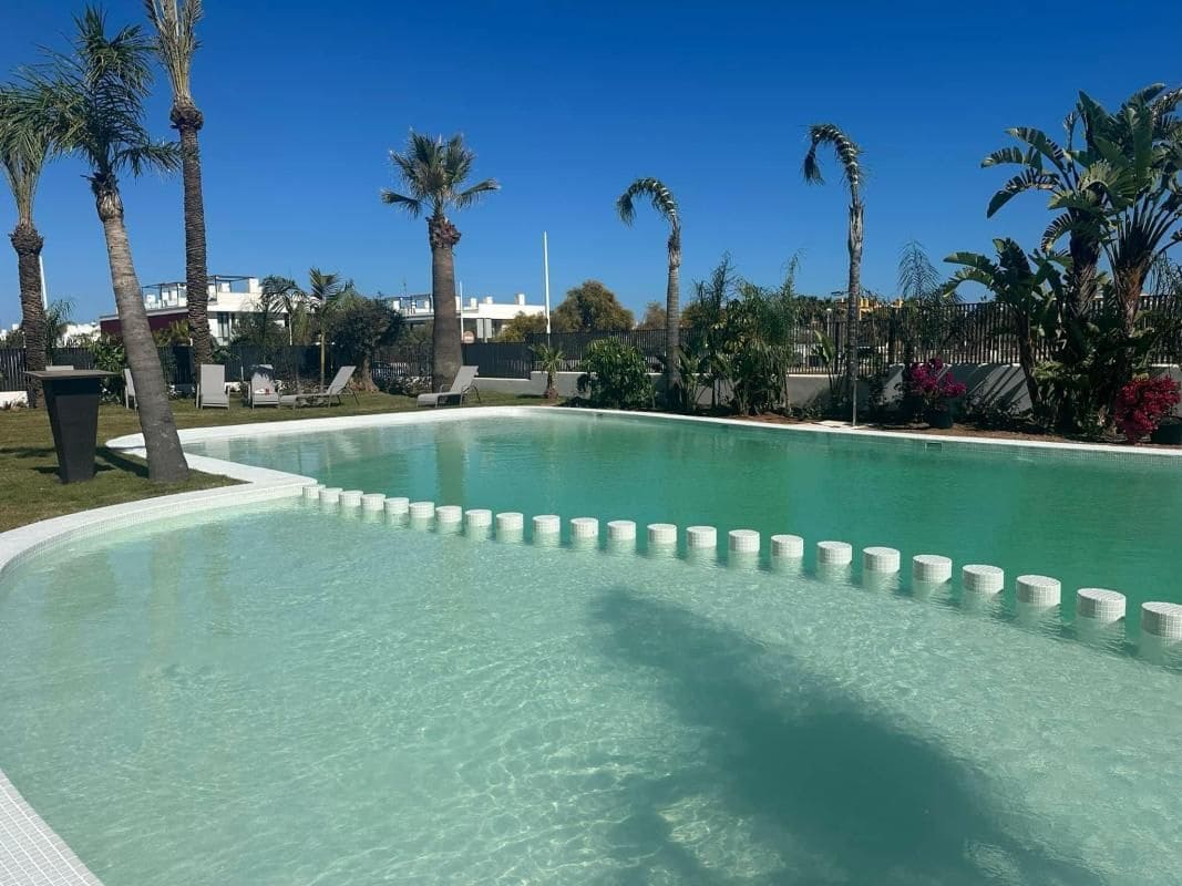 2 bedroom Apartment for sale in Islas Menores with pool - € 358,000 (Ref: 9781023)