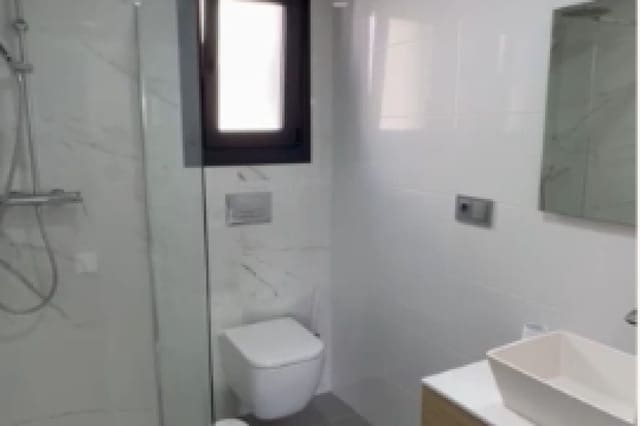 3 chambre Villa/Maison Mitoyenne à vendre à Daya Nueva avec piscine - 317 000 € (Ref: 9811529)