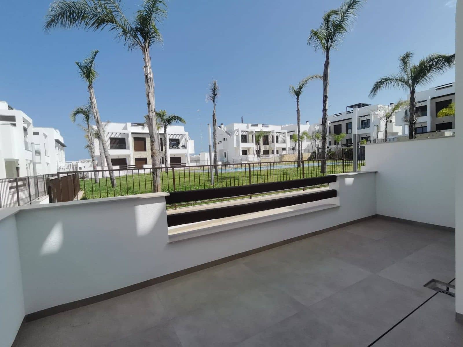 Bungalow de 2 habitaciones en Los Balcones en venta con piscina garaje - 265.000 € (Ref: 9811534)