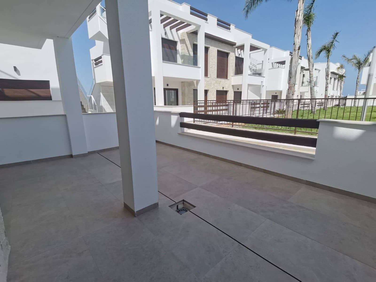 Bungalow de 2 habitaciones en Los Balcones en venta con piscina garaje - 265.000 € (Ref: 9811534)