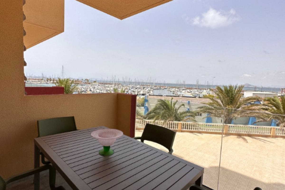 3 Zimmer Apartment zu verkaufen in La Manga del Mar Menor mit Pool - 254.000 € (Ref: 9811536)