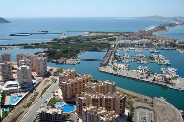 3 Zimmer Apartment zu verkaufen in La Manga del Mar Menor mit Pool - 254.000 € (Ref: 9811536)