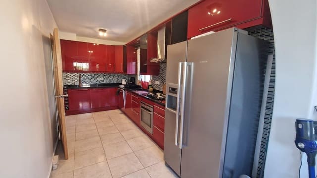 4 quarto Moradia para arrendar em El Chaparral - La Siesta - La Torreta, Torrevieja com piscina garagem - 2 500 € (Ref: 9829047)