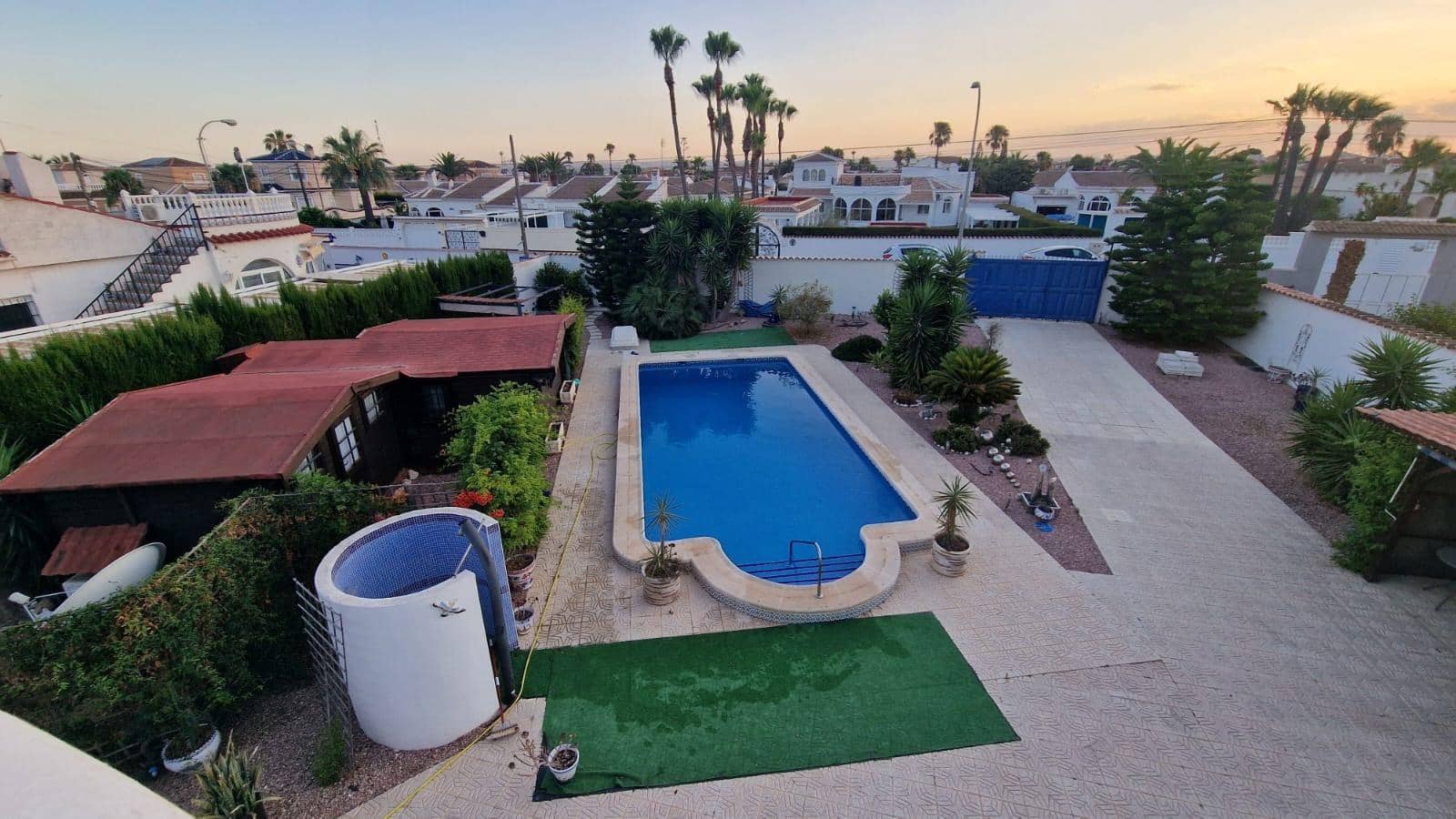 4 bedroom Villa for rent in Torrevieja with pool garage - € 2,500 (Ref: 9829047)