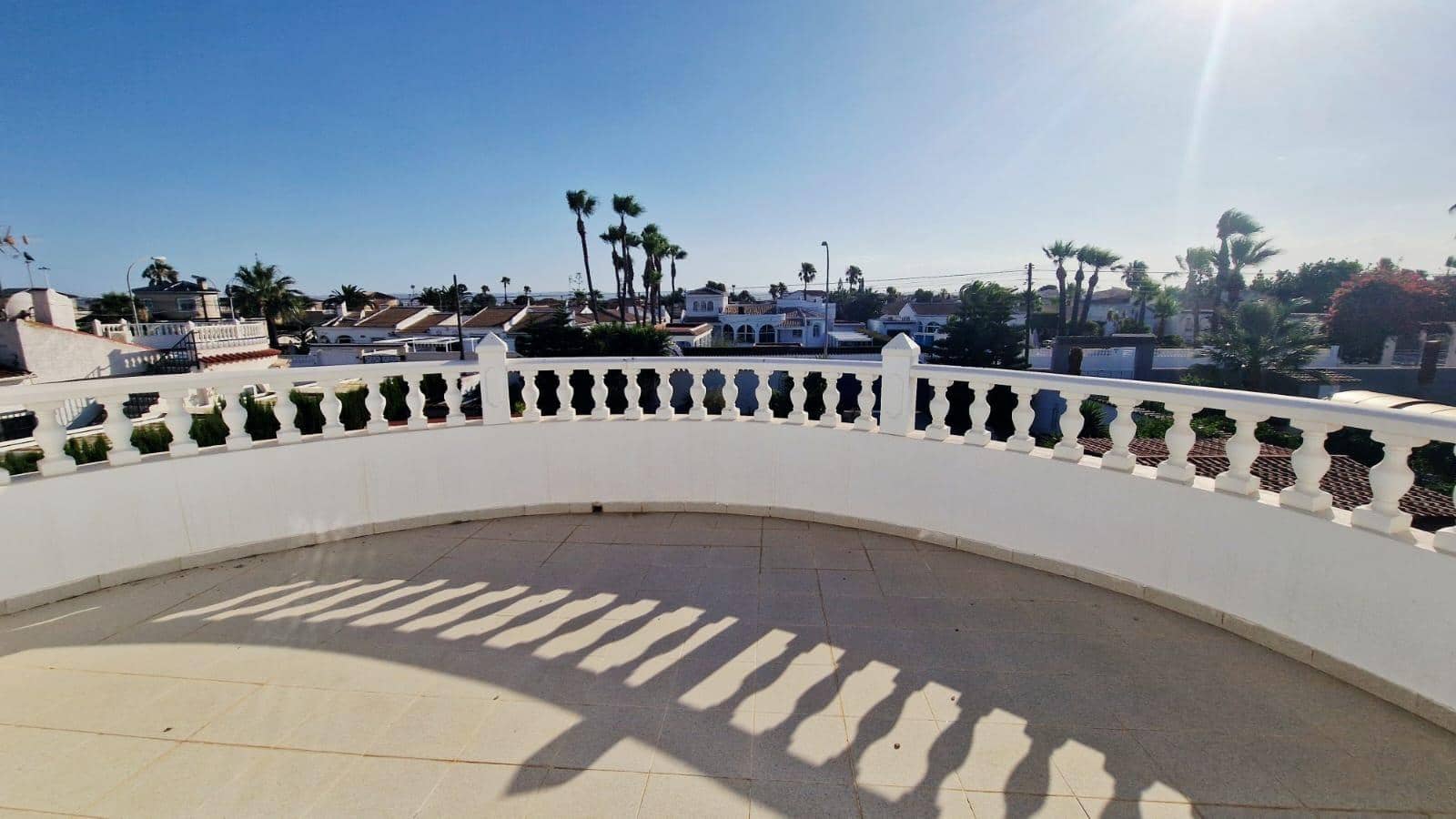 4 bedroom Villa for rent in Torrevieja with pool garage - € 2,500 (Ref: 9829047)