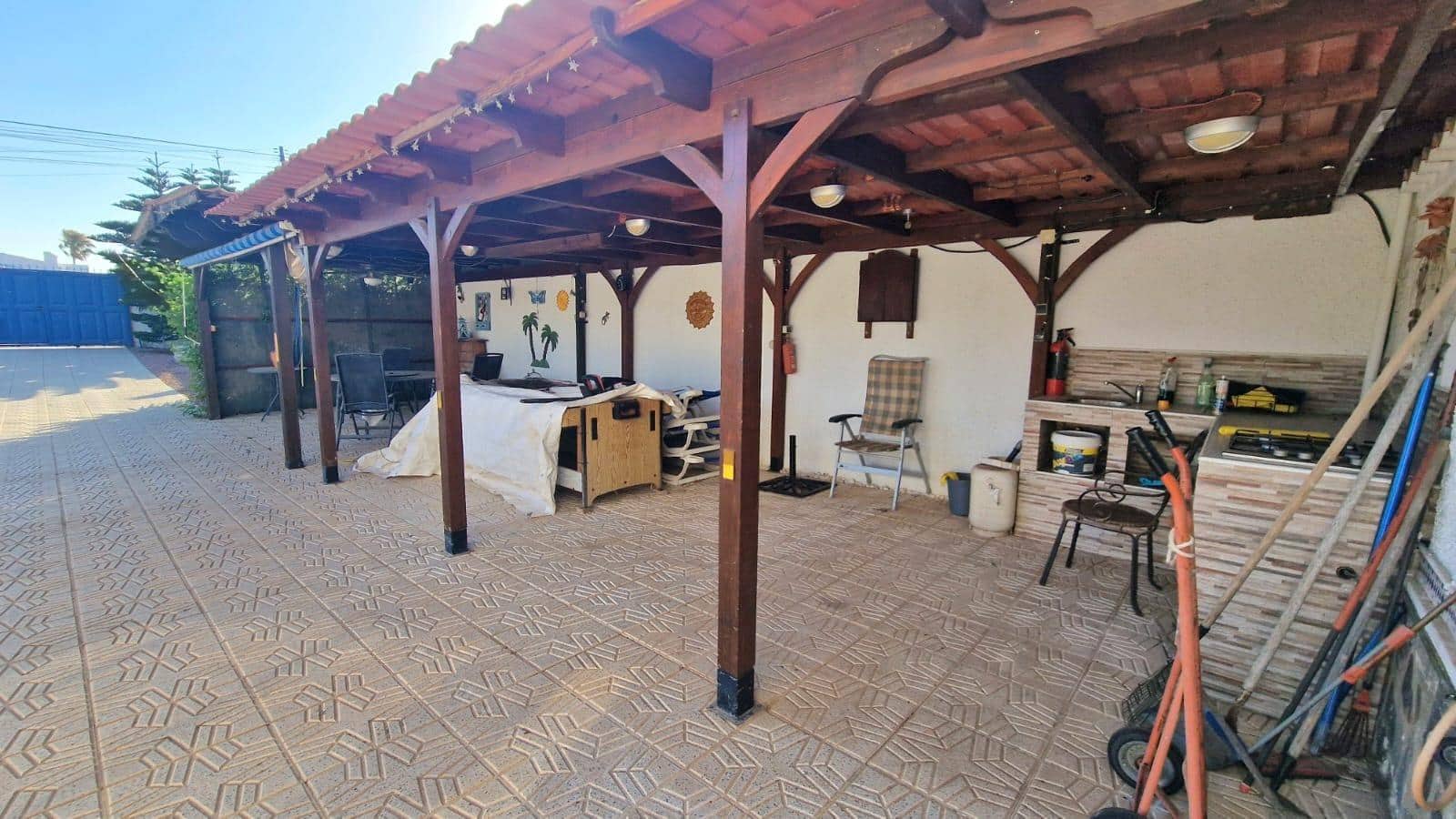4 bedroom Villa for rent in Torrevieja with pool garage - € 2,500 (Ref: 9829047)