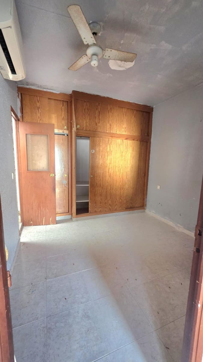 Bungalow de 1 habitación en Torrevieja en venta - 89.000 € (Ref: 9881904)