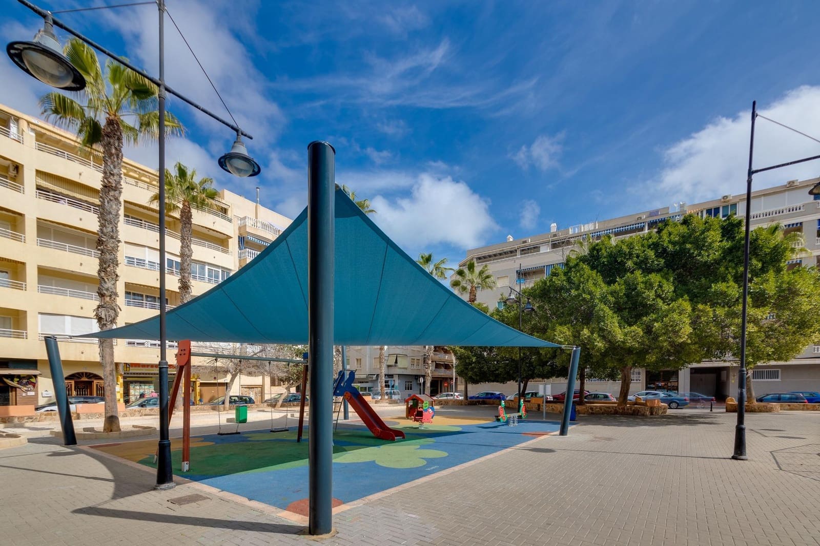 Ático de 2 habitaciones en Torrevieja en venta con garaje - 229.990 € (Ref: 9893819)