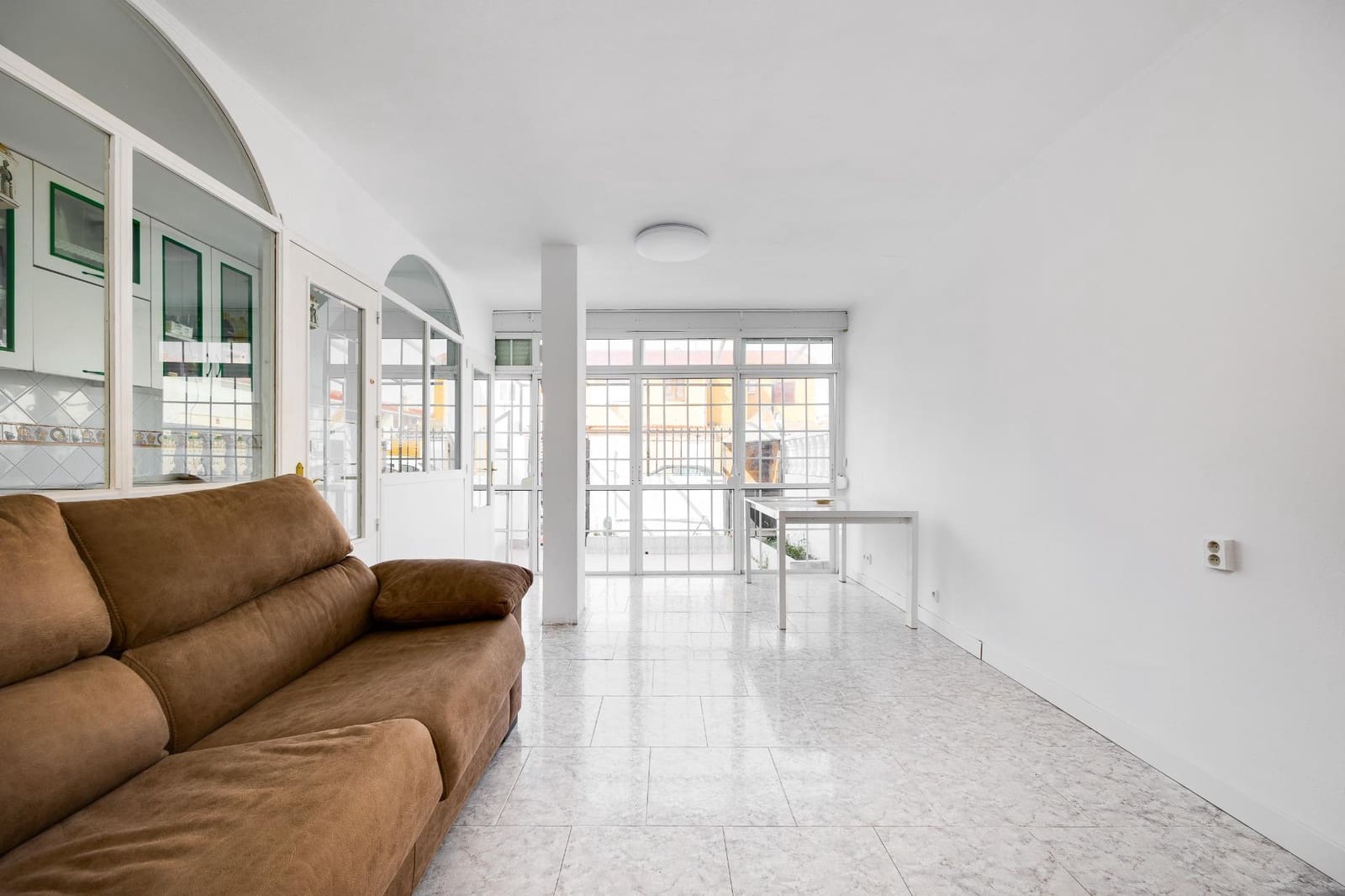 Bungalow de 2 habitaciones en Torrevieja en venta - 124.900 € (Ref: 9915777)