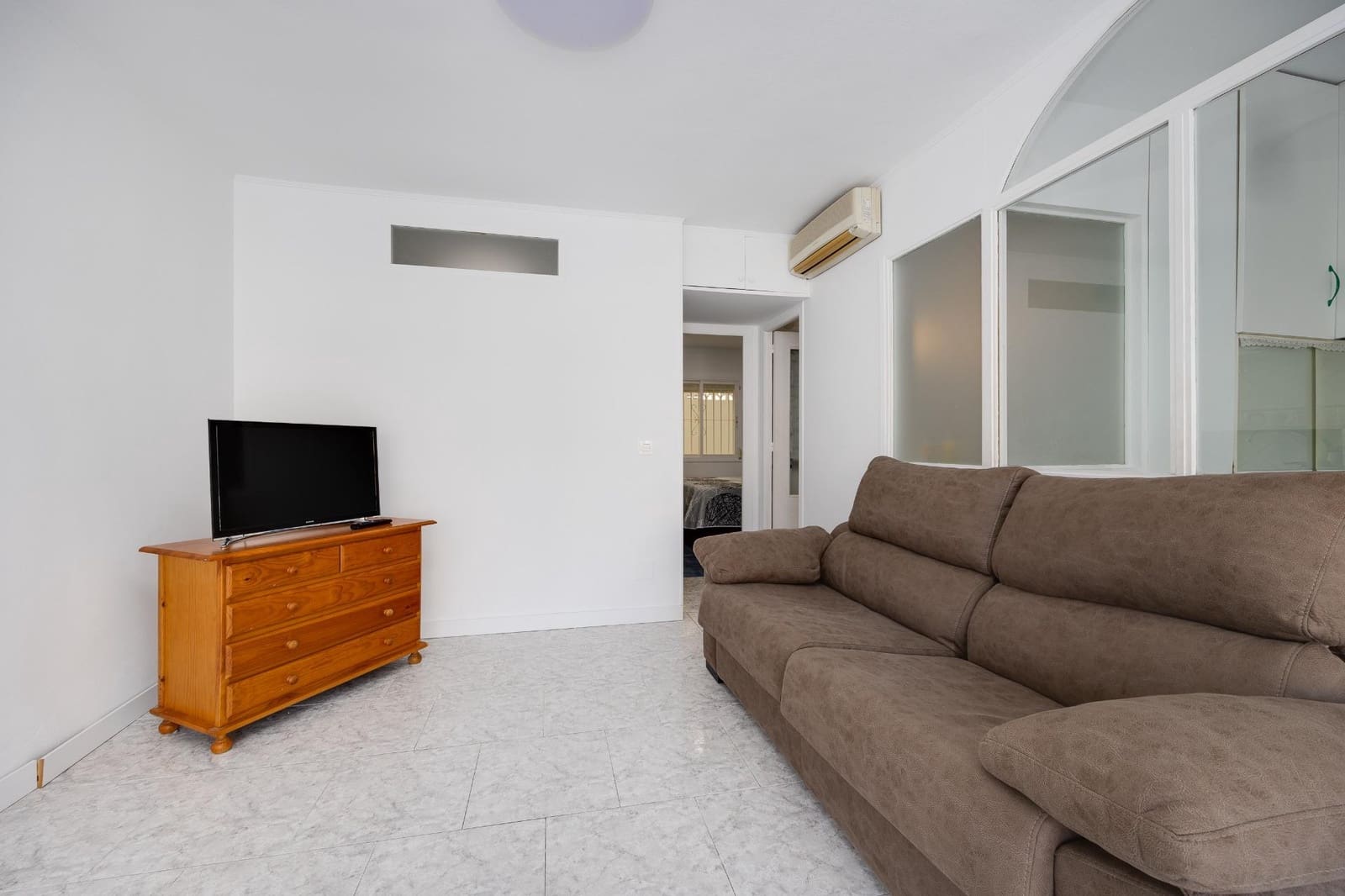 Bungalow de 2 habitaciones en Torrevieja en venta - 124.900 € (Ref: 9915777)