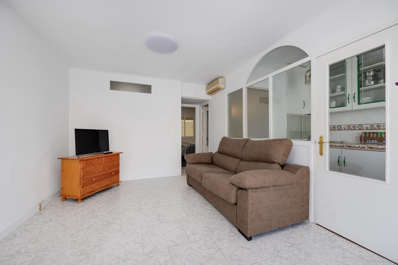 Bungalow de 2 habitaciones en Torrevieja en venta - 124.900 € (Ref: 9915777)