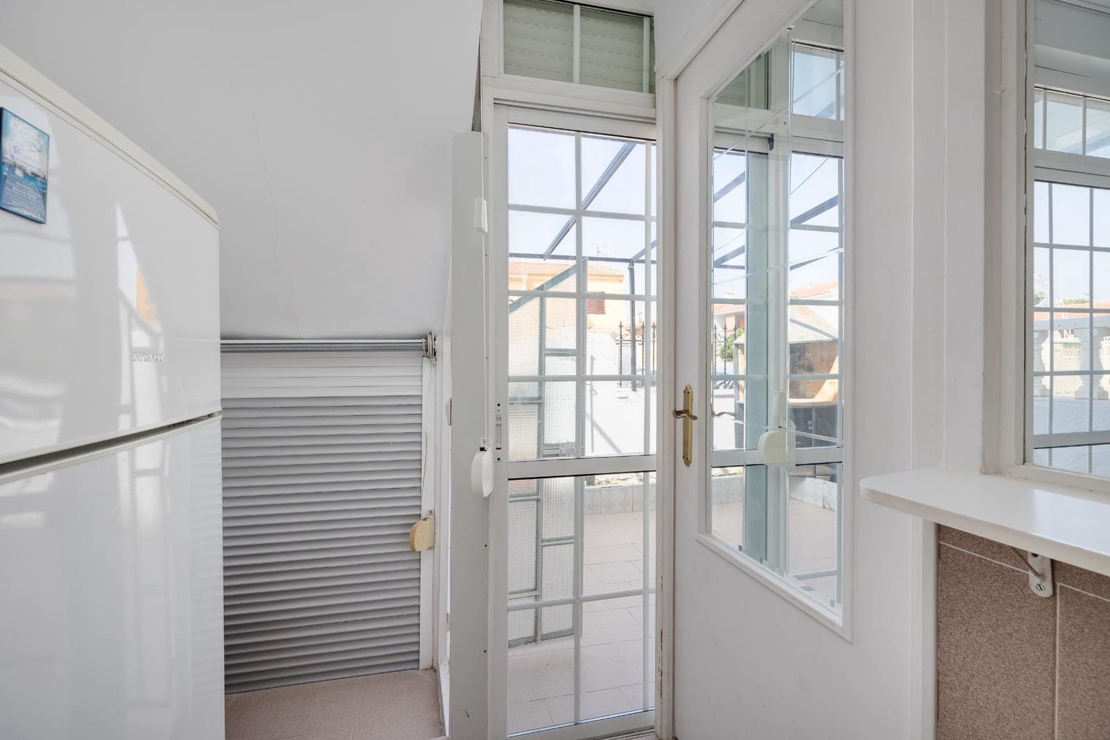 Bungalow de 2 habitaciones en Torrevieja en venta - 124.900 € (Ref: 9915777)