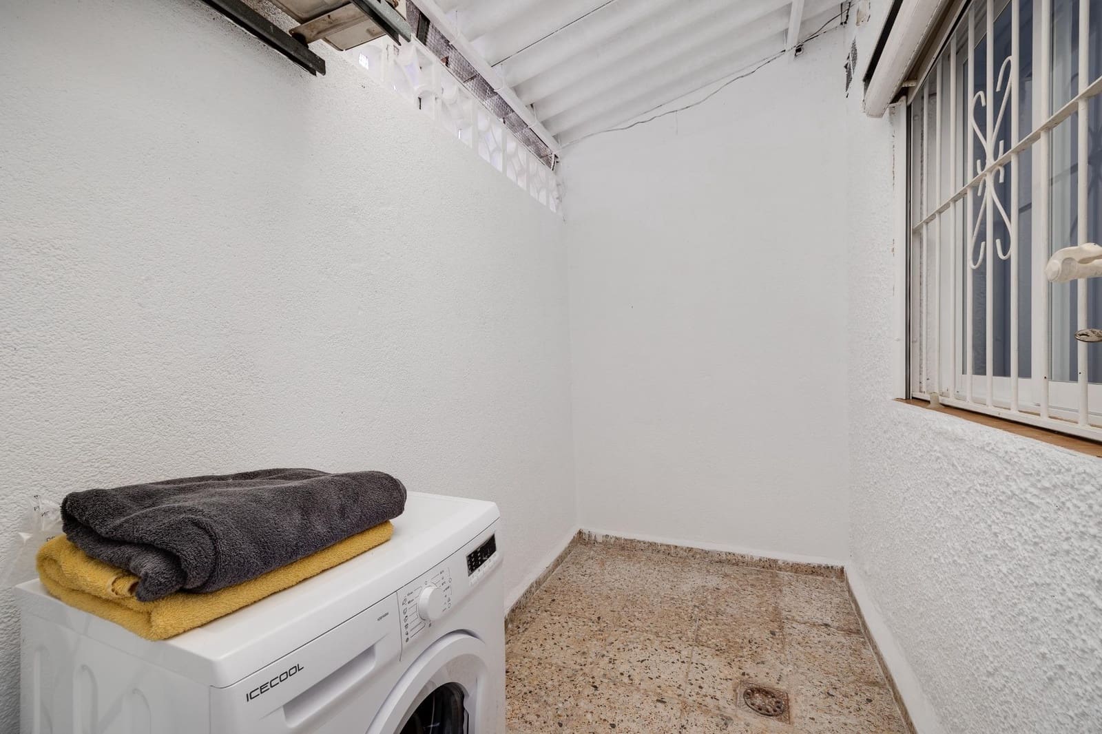 Bungalow de 2 habitaciones en Torrevieja en venta - 124.900 € (Ref: 9915777)