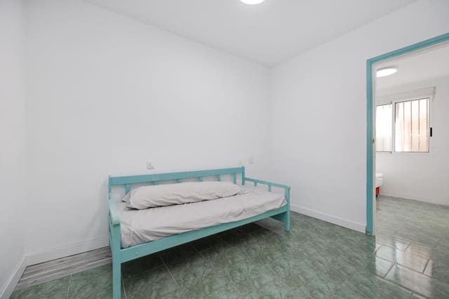 Bungalow de 2 habitaciones en Playa de los Náufragos, Torrevieja en venta - 124.900 € (Ref: 9915777)