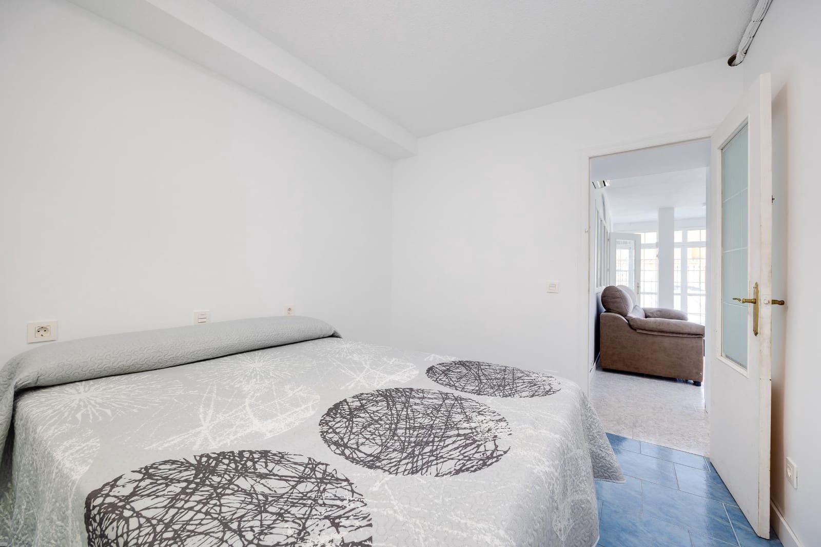 Bungalow de 2 habitaciones en Torrevieja en venta - 124.900 € (Ref: 9915777)