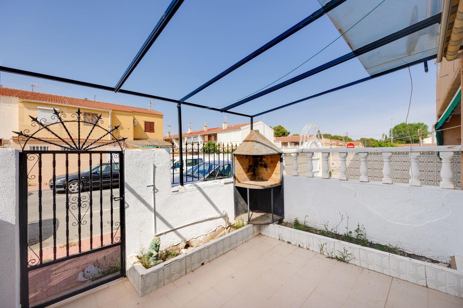Bungalow de 2 habitaciones en Torrevieja en venta - 124.900 € (Ref: 9915777)