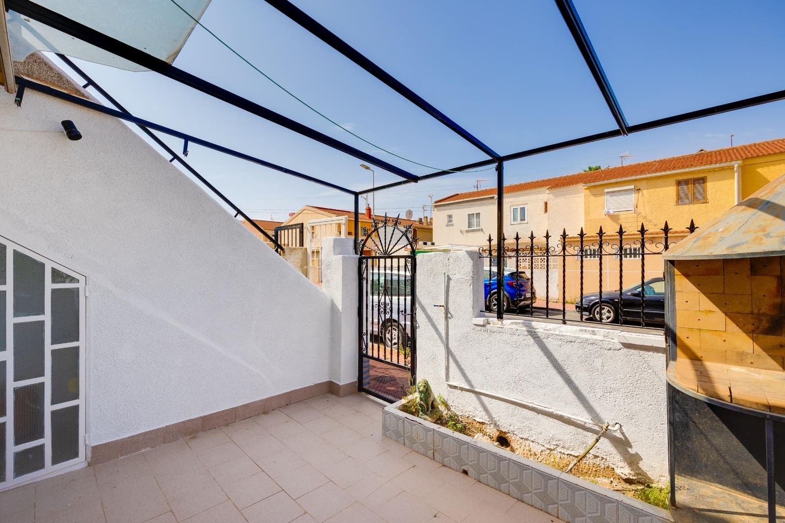 Bungalow de 2 habitaciones en Torrevieja en venta - 124.900 € (Ref: 9915777)