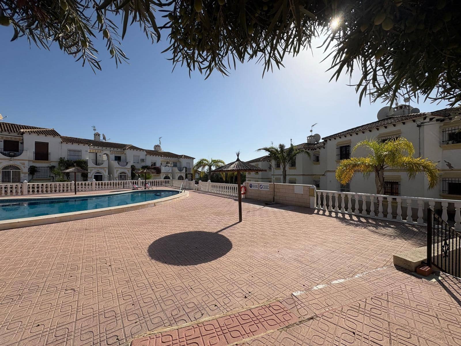 1 chambre Bungalow à vendre à Villamartin avec piscine - 99 000 € (Ref: 9915778)