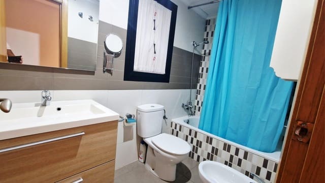 2 soverom Leilighet til salgs i Centro, Torrevieja med garasje - € 850 (Ref: 9927362)