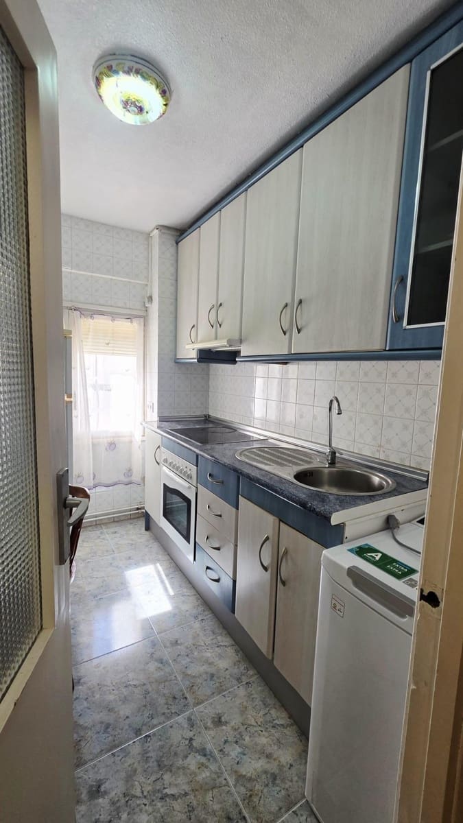 3 camera da letto Appartamento da affittare in Torrevieja - 1.200 € (Rif: 9952590)