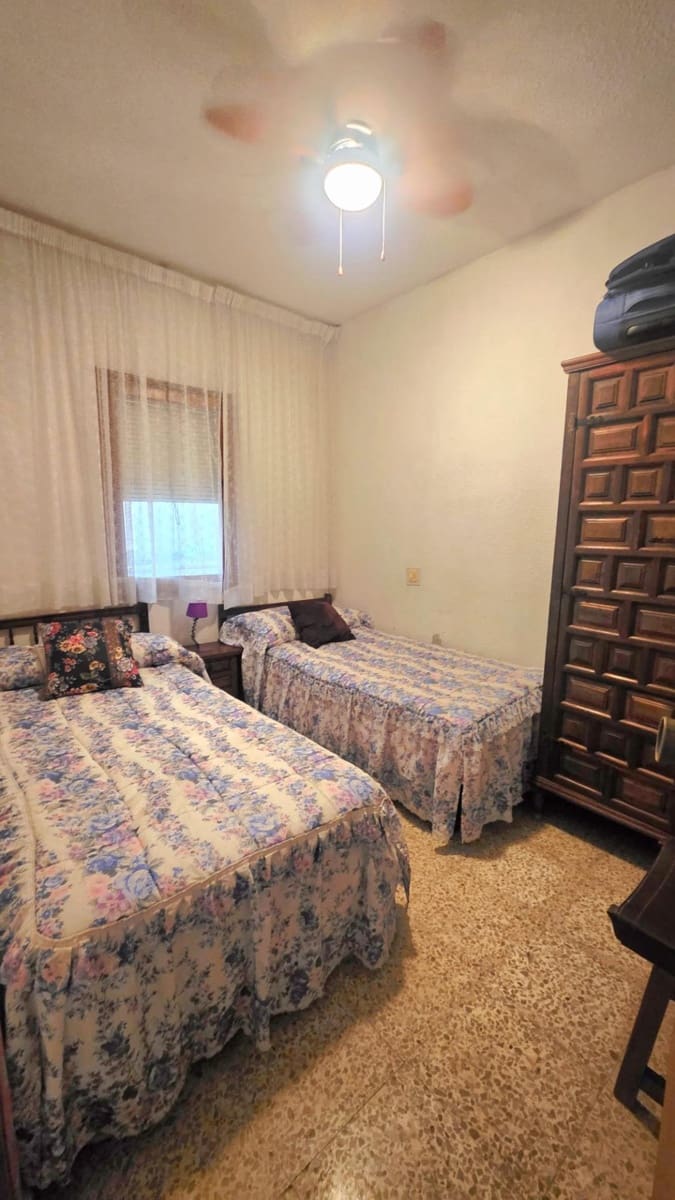 2 makuuhuone Rivitalo myytävänä paikassa Torrevieja - 125 000 € (Ref: 9975383)