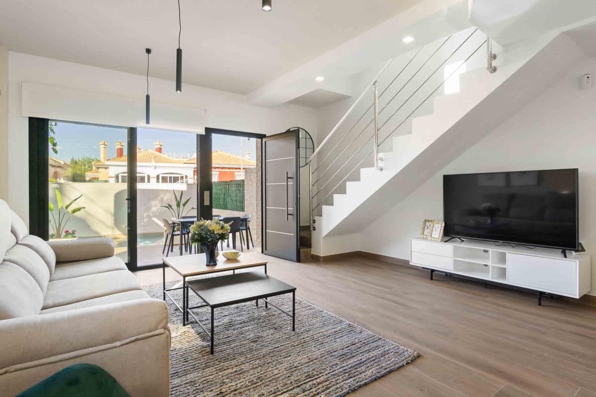 3 soveværelse Villa til salg i Los Montesinos med swimmingpool - € 535.000 (Ref: 9978808)