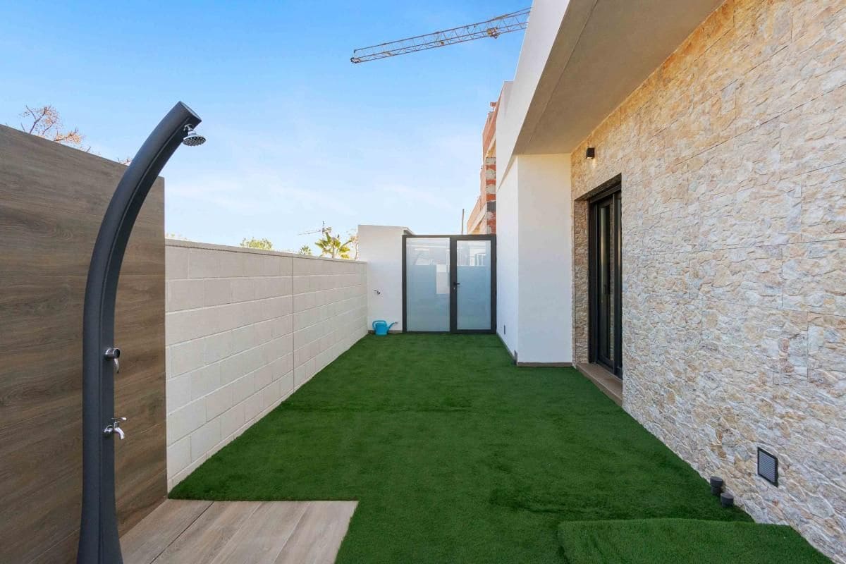 3 soveværelse Villa til salg i Los Montesinos med swimmingpool - € 535.000 (Ref: 9978808)