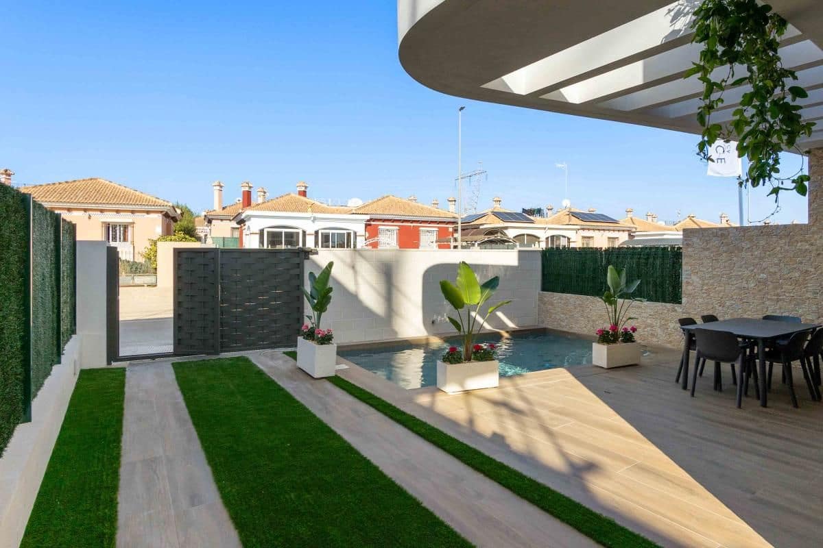 3 soveværelse Villa til salg i Los Montesinos med swimmingpool - € 535.000 (Ref: 9978808)