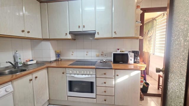 2 soveværelse Lejlighed til salg i Centro, Torrevieja med swimmingpool - € 133.000 (Ref: 9994195)