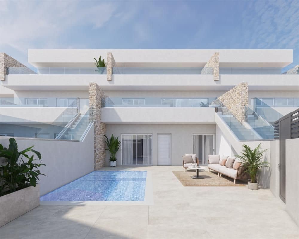 Bungalow de 2 habitaciones en Pilar de la Horadada en venta con piscina garaje - 329.900 € (Ref: 9995137)