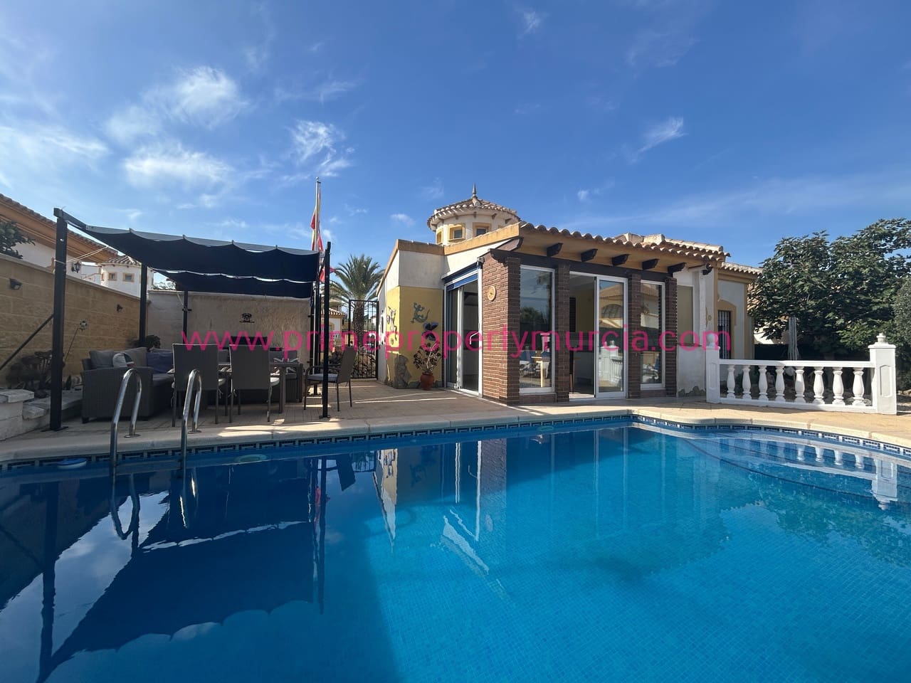 Chalet de 2 habitaciones en Mazarrón en venta con piscina garaje - 229.000 € (Ref: 10147973)