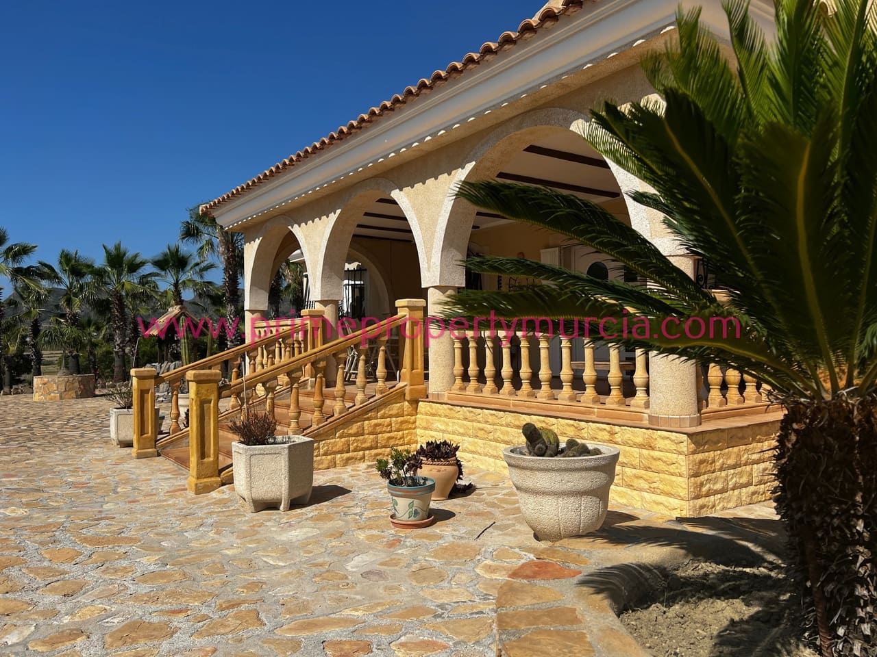 5 sypialnia Finka/Dom wiejski na sprzedaż w Leiva z basenem garażem - 535 000 € (Ref: 7693936)