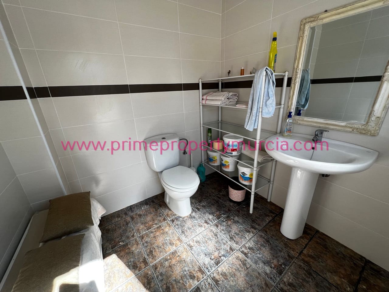 5 sypialnia Finka/Dom wiejski na sprzedaż w Leiva z basenem garażem - 535 000 € (Ref: 7693936)