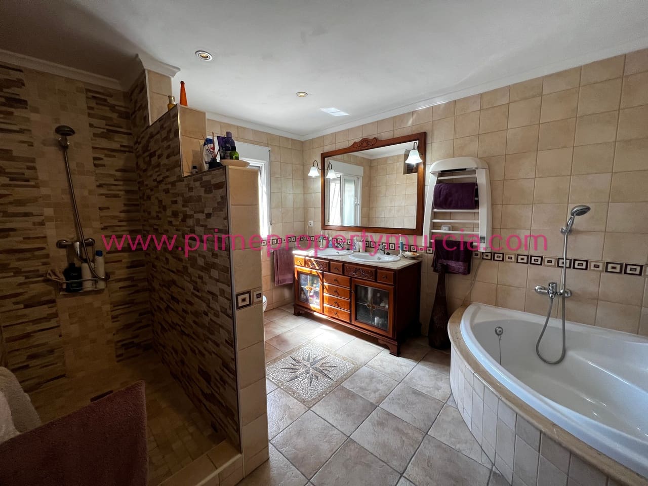 5 sypialnia Finka/Dom wiejski na sprzedaż w Leiva z basenem garażem - 535 000 € (Ref: 7693936)