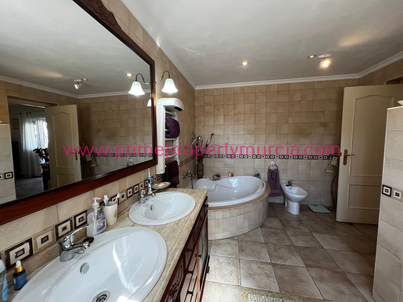 5 sypialnia Finka/Dom wiejski na sprzedaż w Leiva z basenem garażem - 535 000 € (Ref: 7693936)