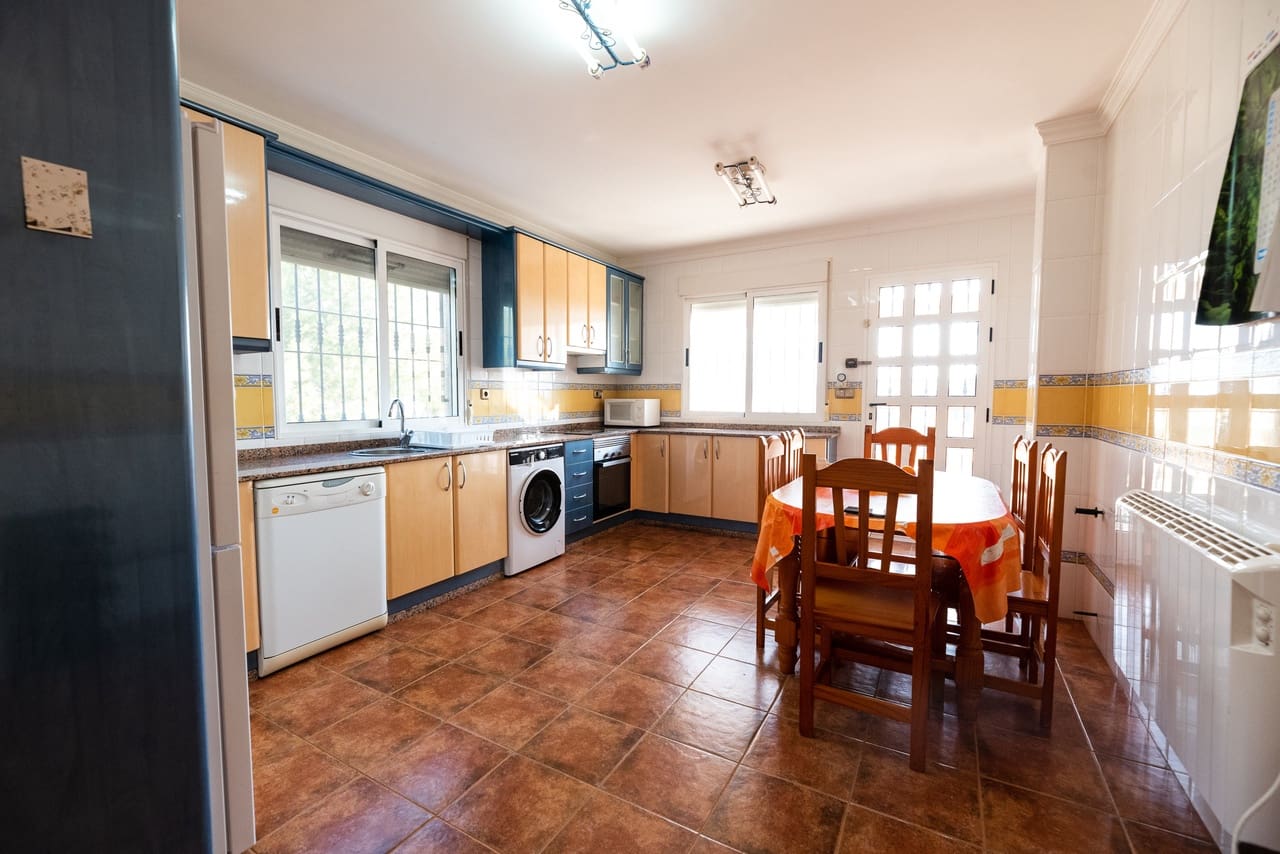 4 soverom Finca/Herregård til salgs i Leiva med garasje - € 399 000 (Ref: 7759877)