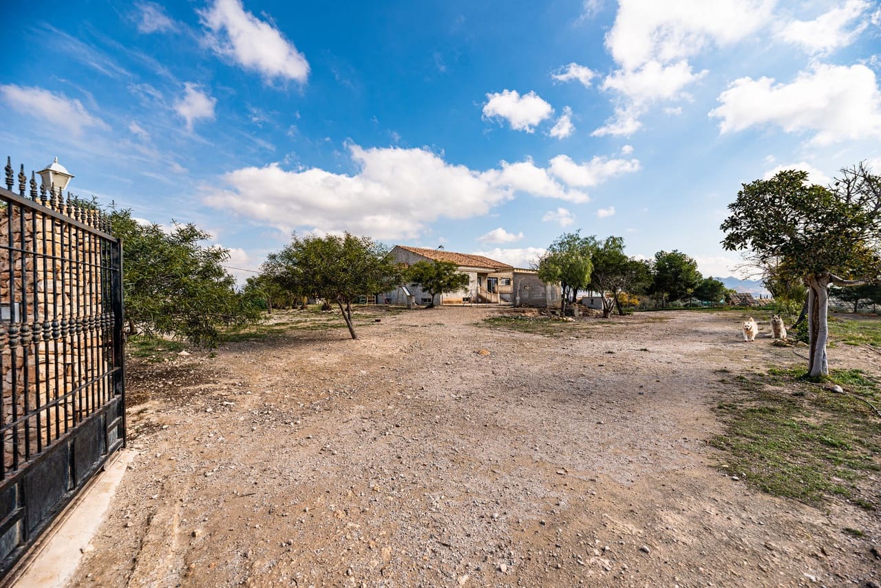 4 soverom Finca/Herregård til salgs i Leiva med garasje - € 399 000 (Ref: 7759877)